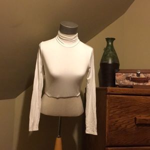 White cropped turtle neck